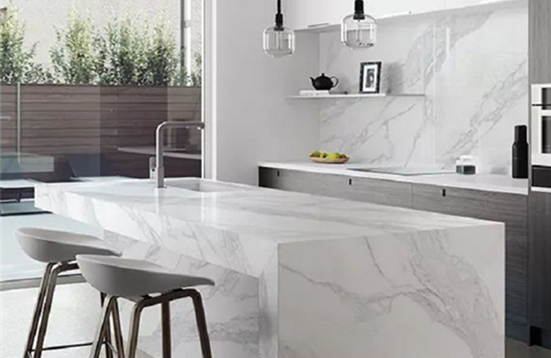 驚艷！新明珠巖板打造的廚房真是又好看又實(shí)用