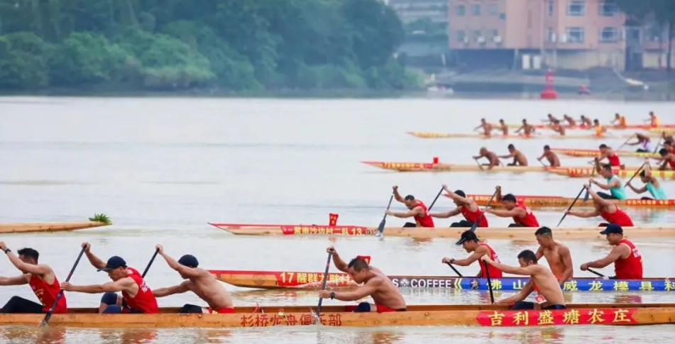 奮楫爭先！中國南莊第十五屆龍舟賽開賽，冠珠瓷磚隊勇奪第一